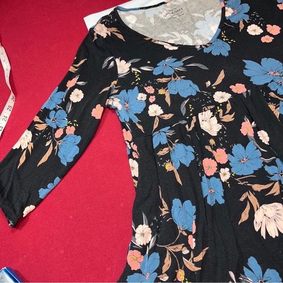 Torrid 1 BLUE floral TUNIC long Sleeve high waist scoop neck strrtchy knit shirt - Picture 6 of 14